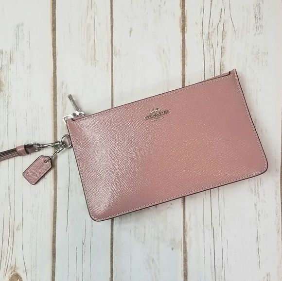 Coach Handbags - 🎉HP🎉 Coach Crosby clutch/wristlet